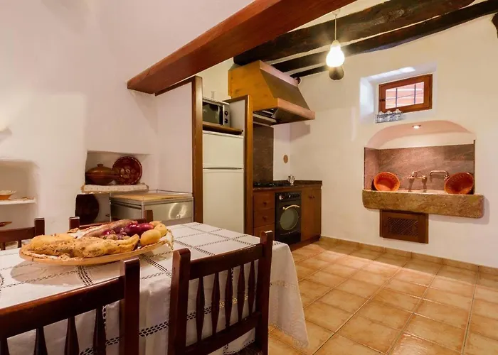 Tolle In Wunderschoener Landschaft By Interhome Hébergement de vacances